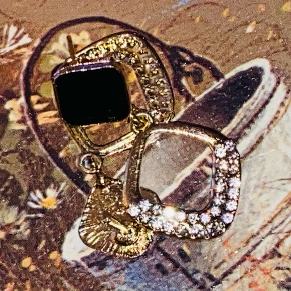 NWOT Elegant Black & Gold Pierced Earrings- Valentine’s Day,Birthdays,Christmas🎄 - Picture 11 of 16